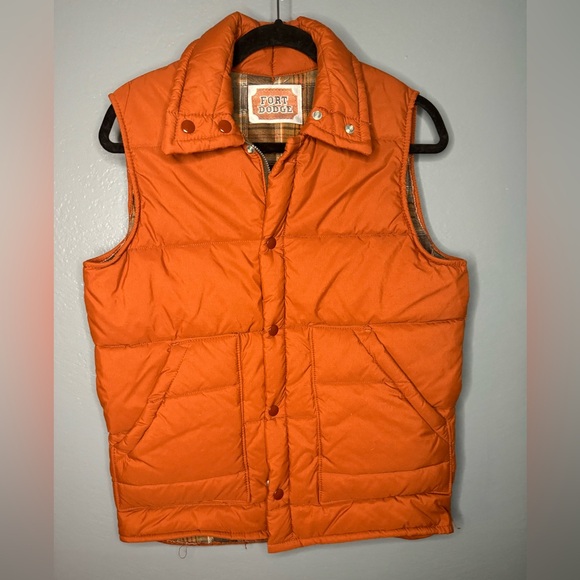 Fort Dodge vintage puffer vest. Flannel lined withh pockets and metal snaps. - Picture 4 of 5